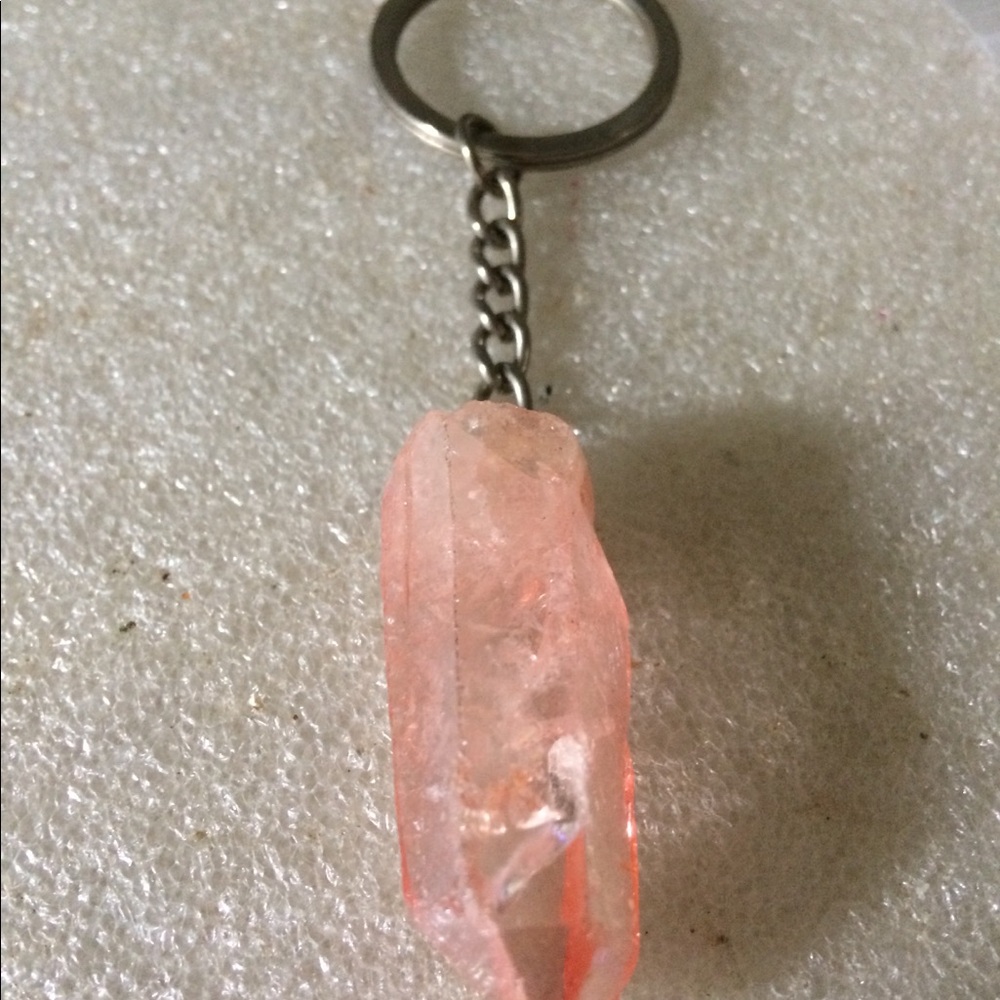 Vintage pink quartz key cho